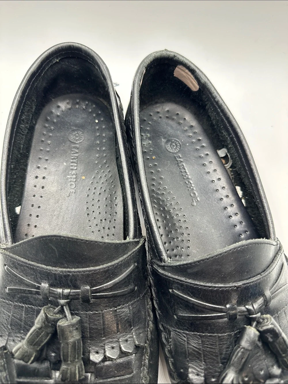 Earth Shoe Black Leather Tassel Loafers for Men dose 10.5